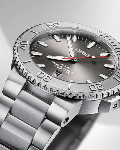 Oris Aquis Date Relief  01 733 7730 4153-07 8 24 05PEB